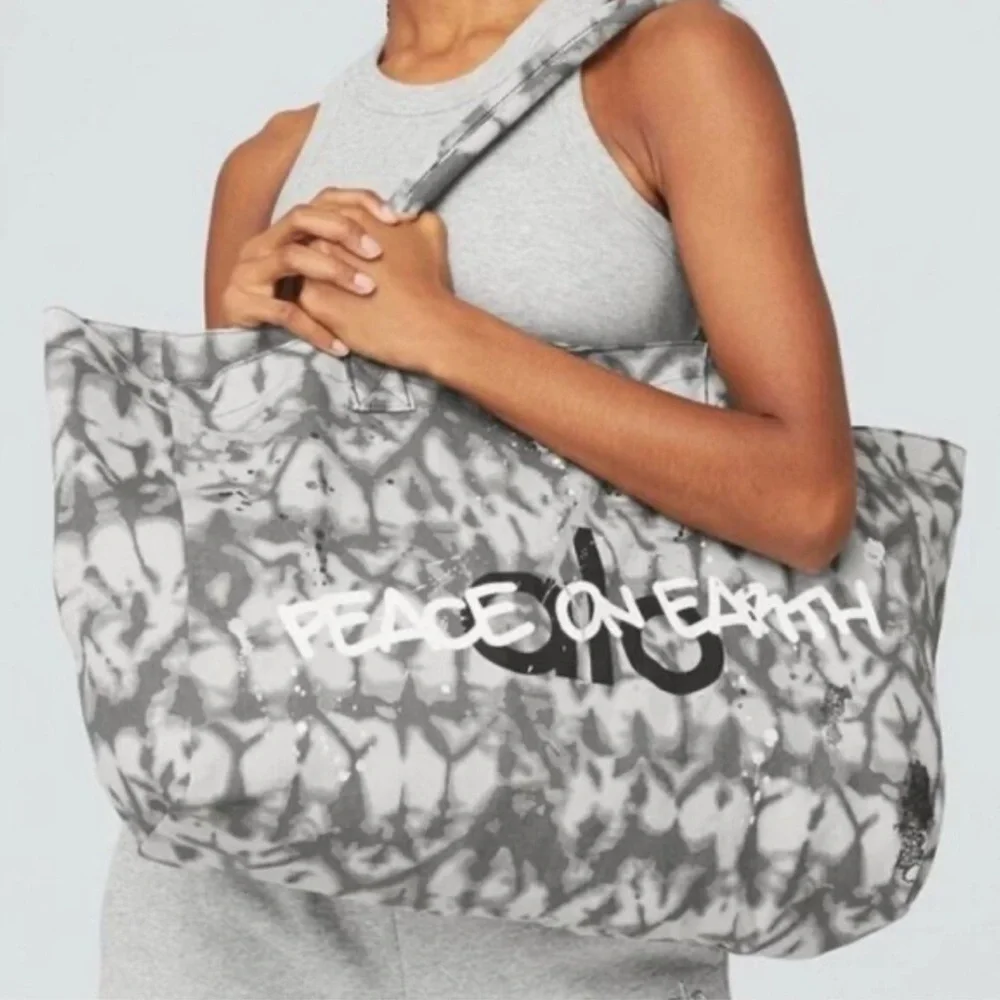 NWT Alo peace on earth tote - Picture 1 of 2